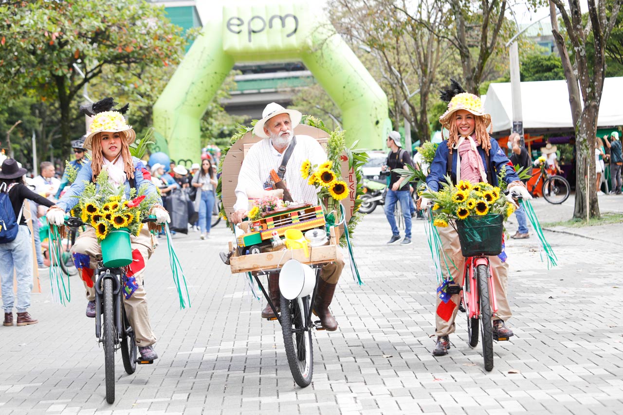 Ya están abiertas las inscripciones para la Feria a Ritmo de Bicicleta de la Feria de las Flores 2023 Ya están abiertas las inscripciones para la Feria a Ritmo de Bicicleta de la Feria de las Flores 2023