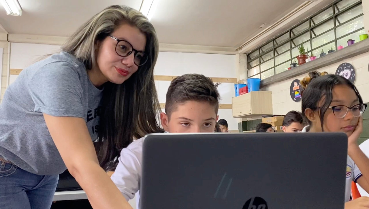 La Alcaldía de Medellín junto al Ministerio de Educación incorporaron 200 maestros a la planta de cargos del Distrito