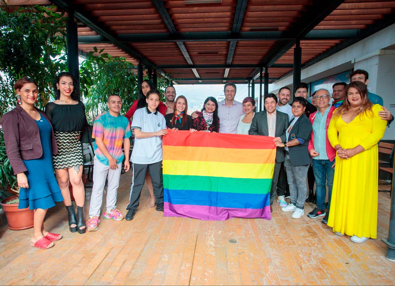La Alcaldía de Medellín conmemora el Día Internacional del Orgullo LGBTI con un acto simbólico por sus vidas