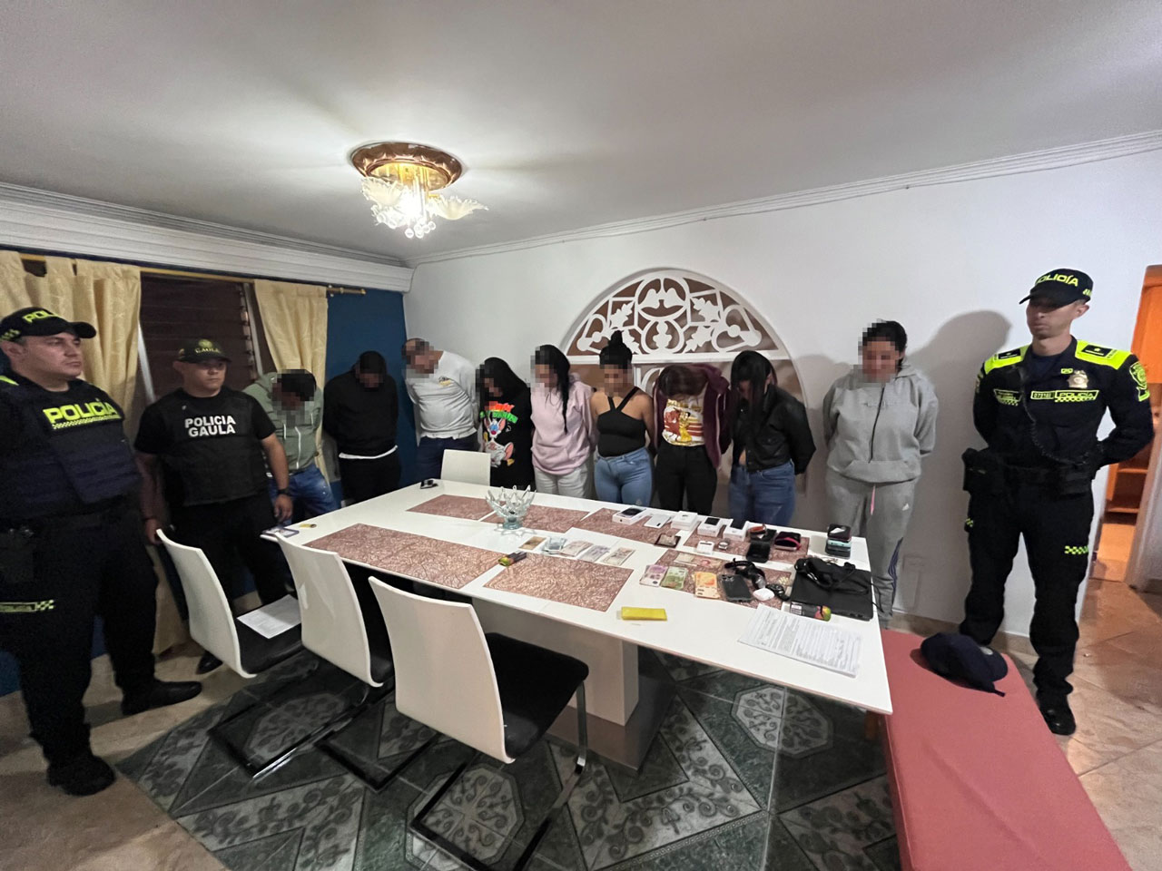 Golpe contra bandas dedicadas al hurto de extranjeros deja nueve capturas en Medellín