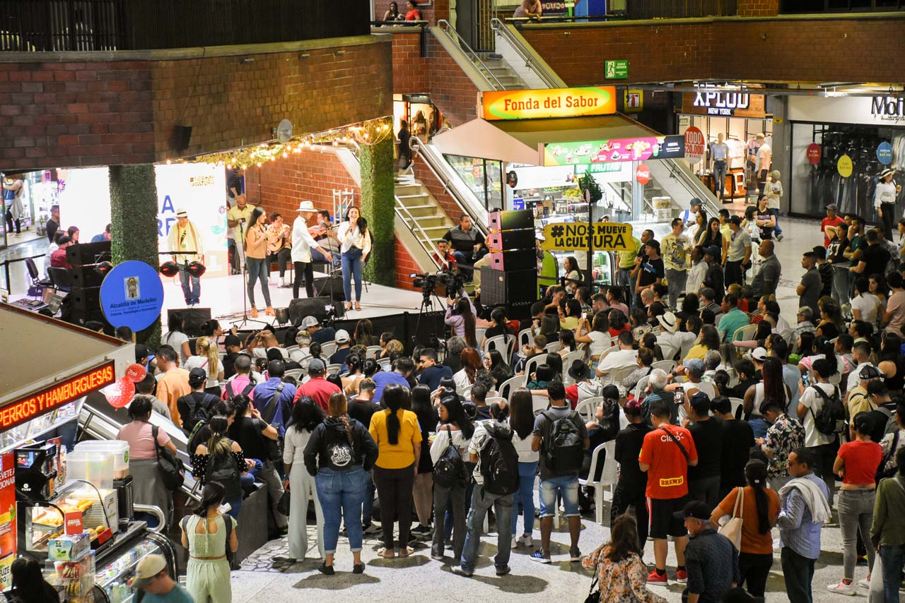 Más de 4.500 personas asistieron a las primeras jornadas clasificatorias del Festival Nacional de la Trova Ciudad de Medellín