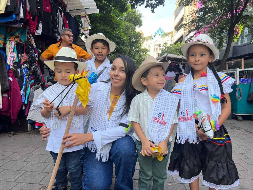 "Cabalgata Infantil en Caballitos de Palo Versión XXIII