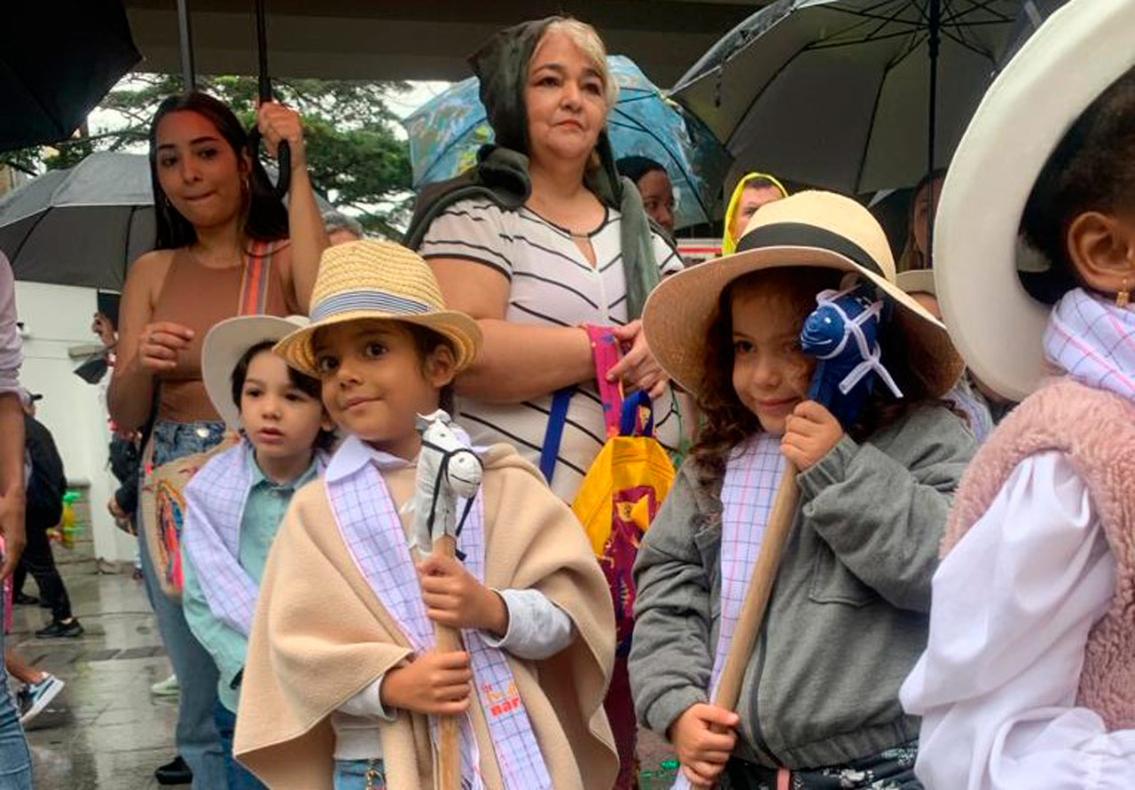 ¡El Centro ConSentido se viste de flores!: La feria llega al corazón de Medellín para el disfrute de más de 2.000 visitantes