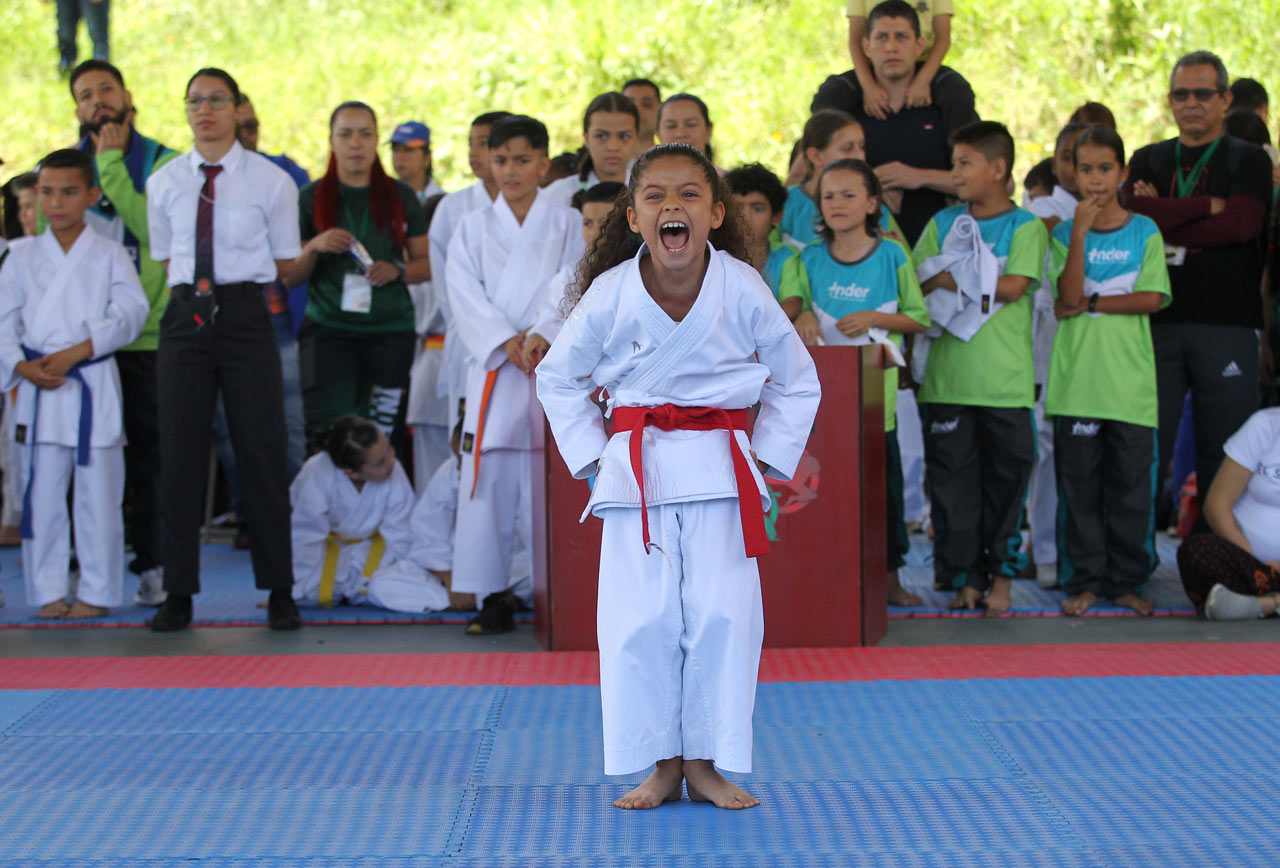 Con 131 medallas, la delegación de Medellín se coronó campeona en los Juegos Deportivos Escolares Departamentales