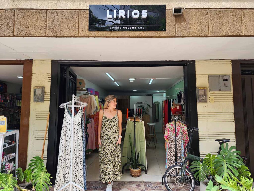 Luisa Amaya - Lirios (emprendimiento)