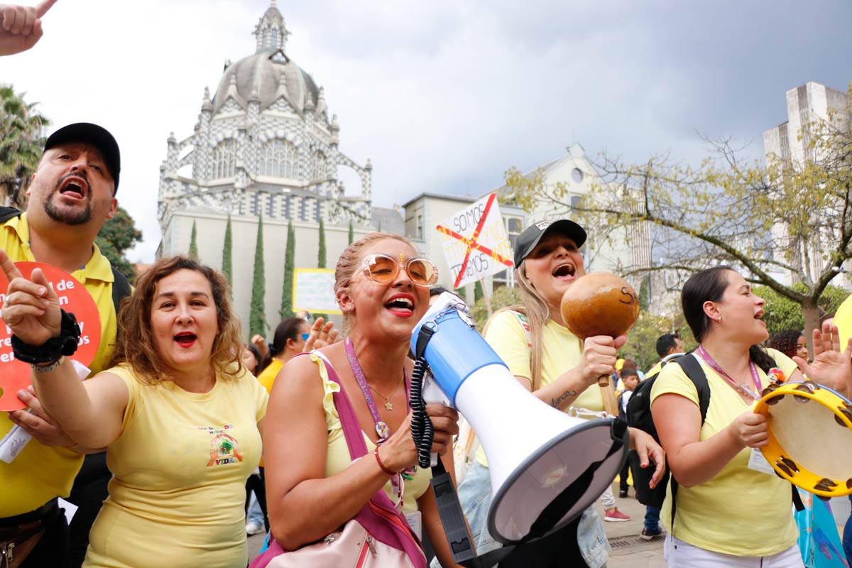 Atención por los derechos de Niñas y niños