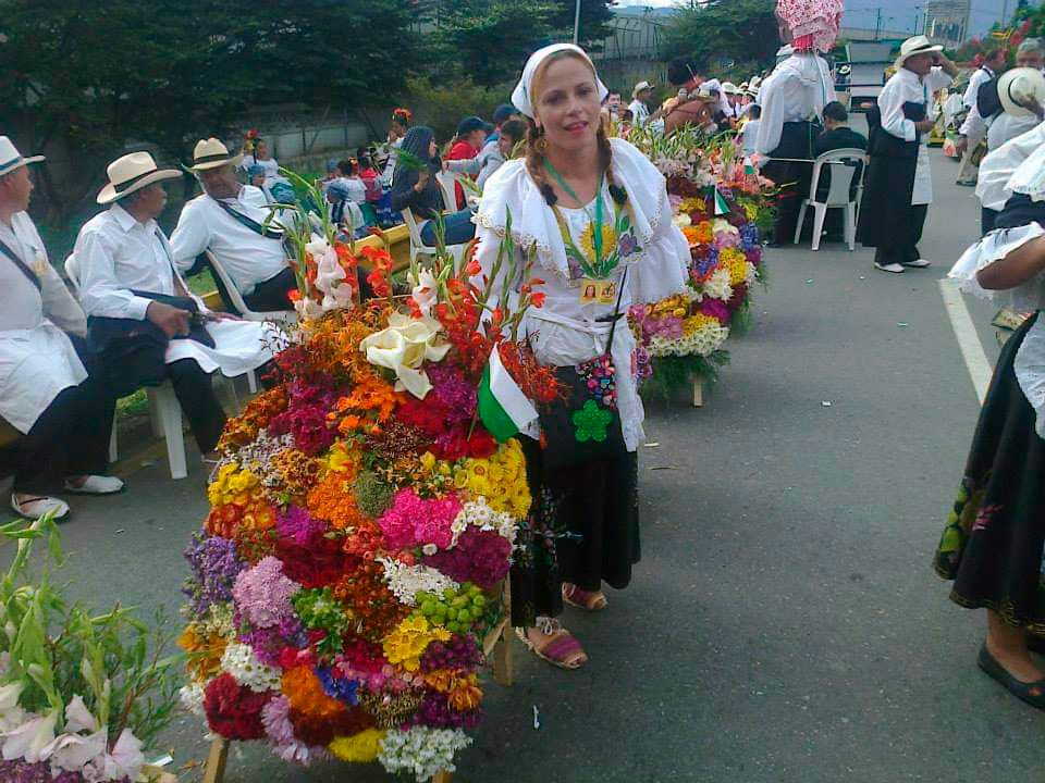 Vestuario de la Feria de las Flores Vestuario de la Feria de las Flores