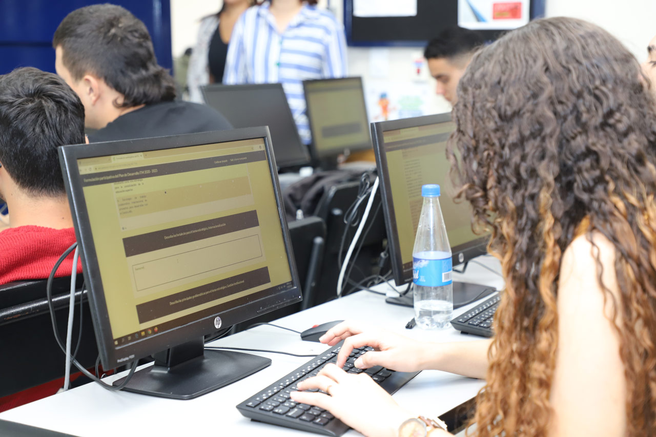 El ITM recibió la renovación de la Acreditación en Alta Calidad para tres de sus programas