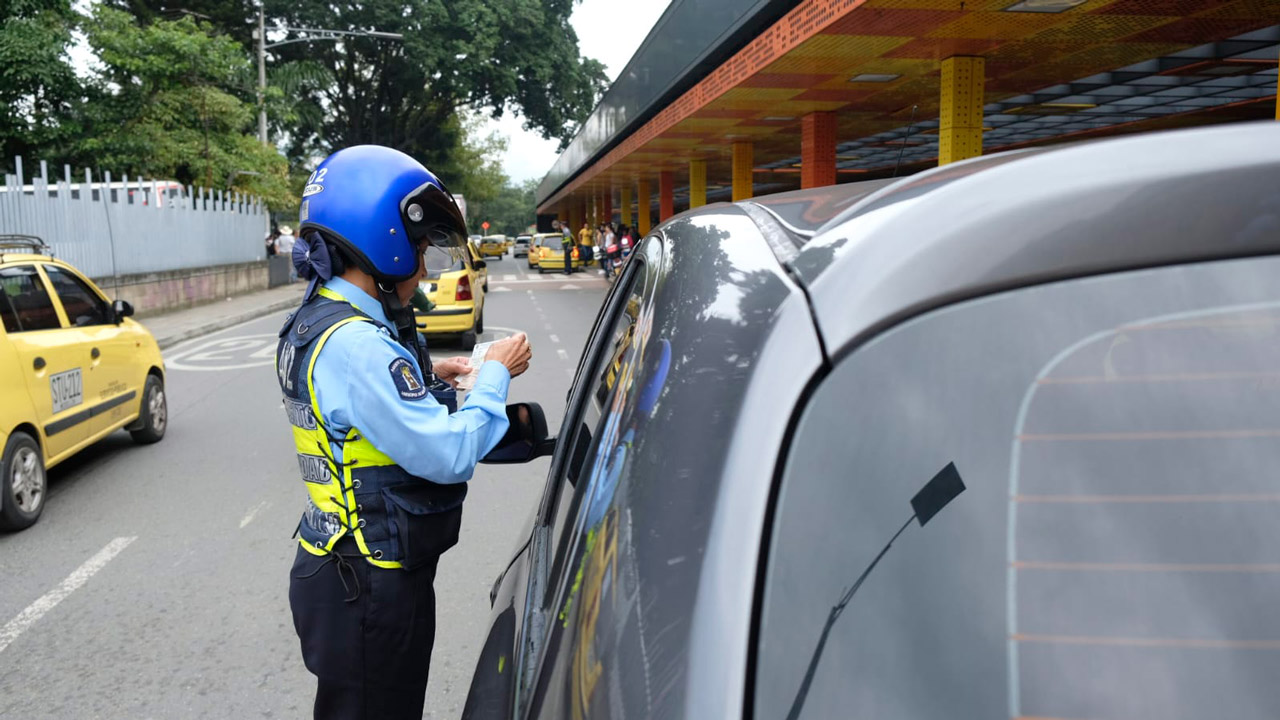 619 conductores de Medellín han sido sancionados por manejar con la licencia de tránsito vencida