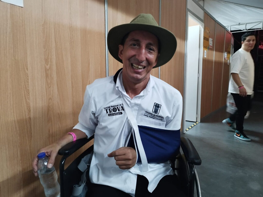 Juan Carlos Vargas “El Alacrán” es el nuevo Rey del Festival Nacional de la Trova en la Feria de las Flores