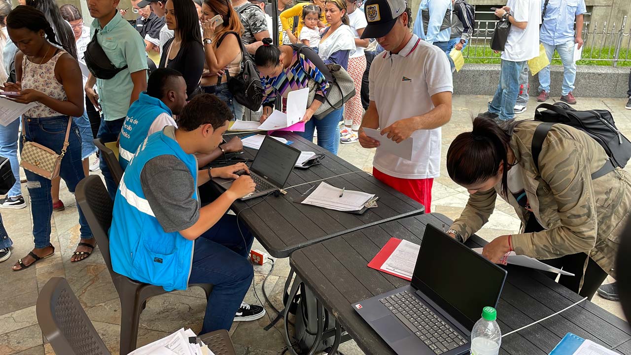 La Alcaldía de Medellín invita a participar, este viernes, en feria de empleo con más de 2.500 vacantes