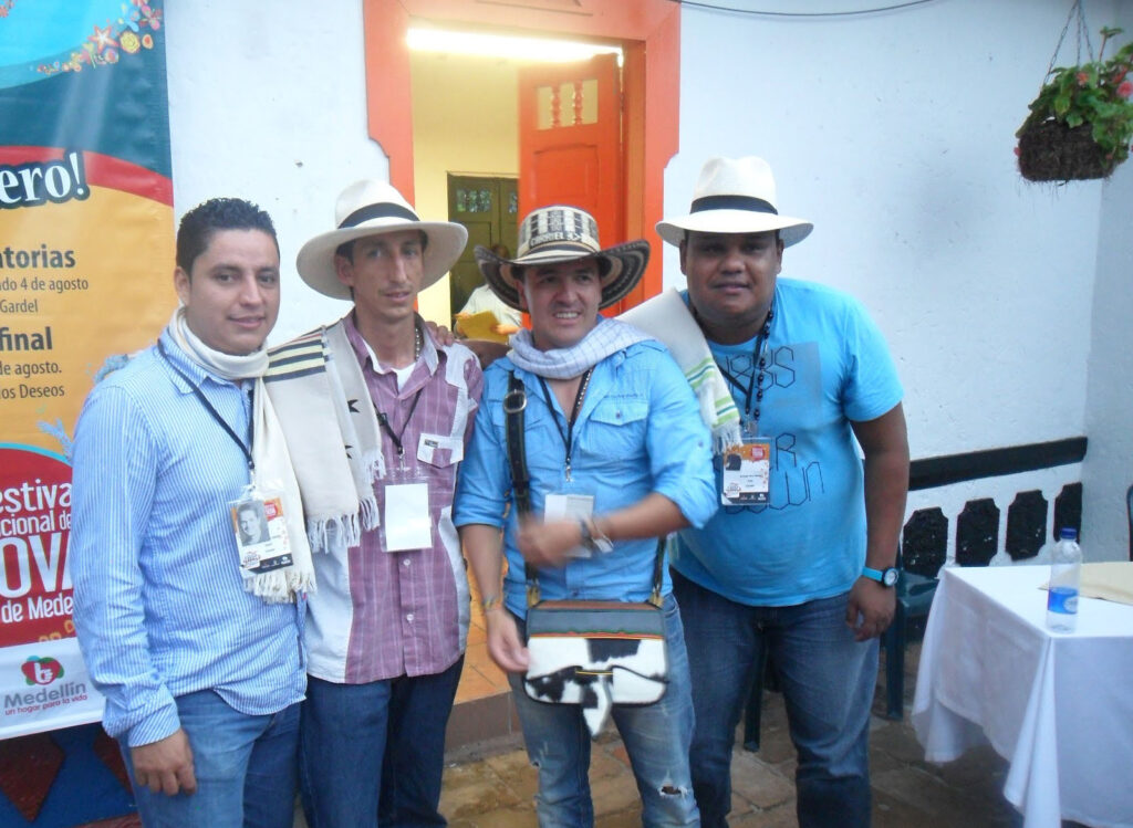 Juan Carlos Vargas "Alacrán" en el VIII Festival Nacional de la Trova Ciudad de Medellín 2012. Foto: trovantioquia.blogspot.com