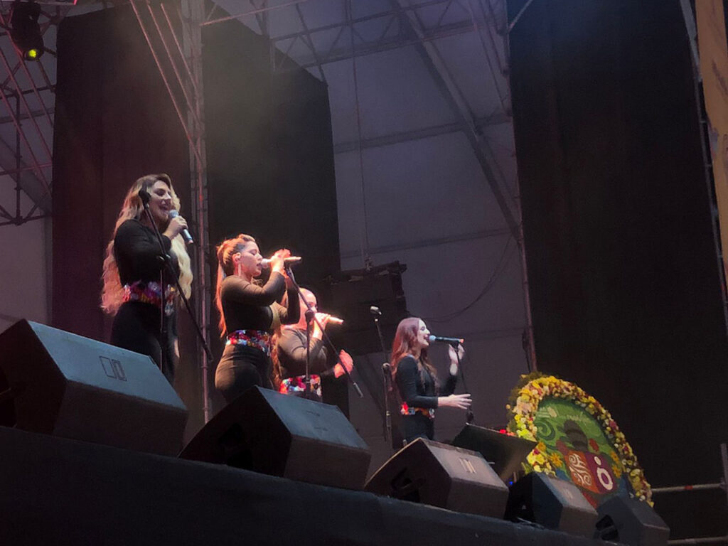 Las Chicas del Can en la Feria de las Flores