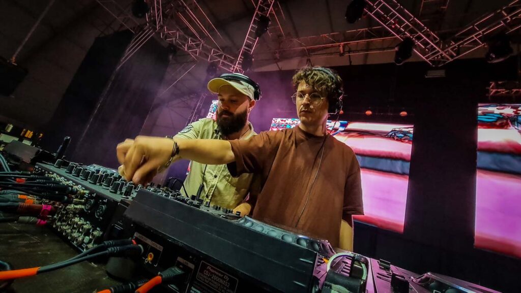 DJ Arzax y The Fabric of Reality