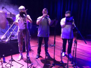 Monsieur Periné en el escenario Todos Somos Uno