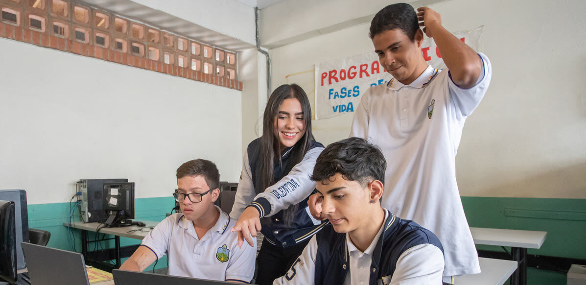 Alcaldía de Medellín ofrece becas de inglés