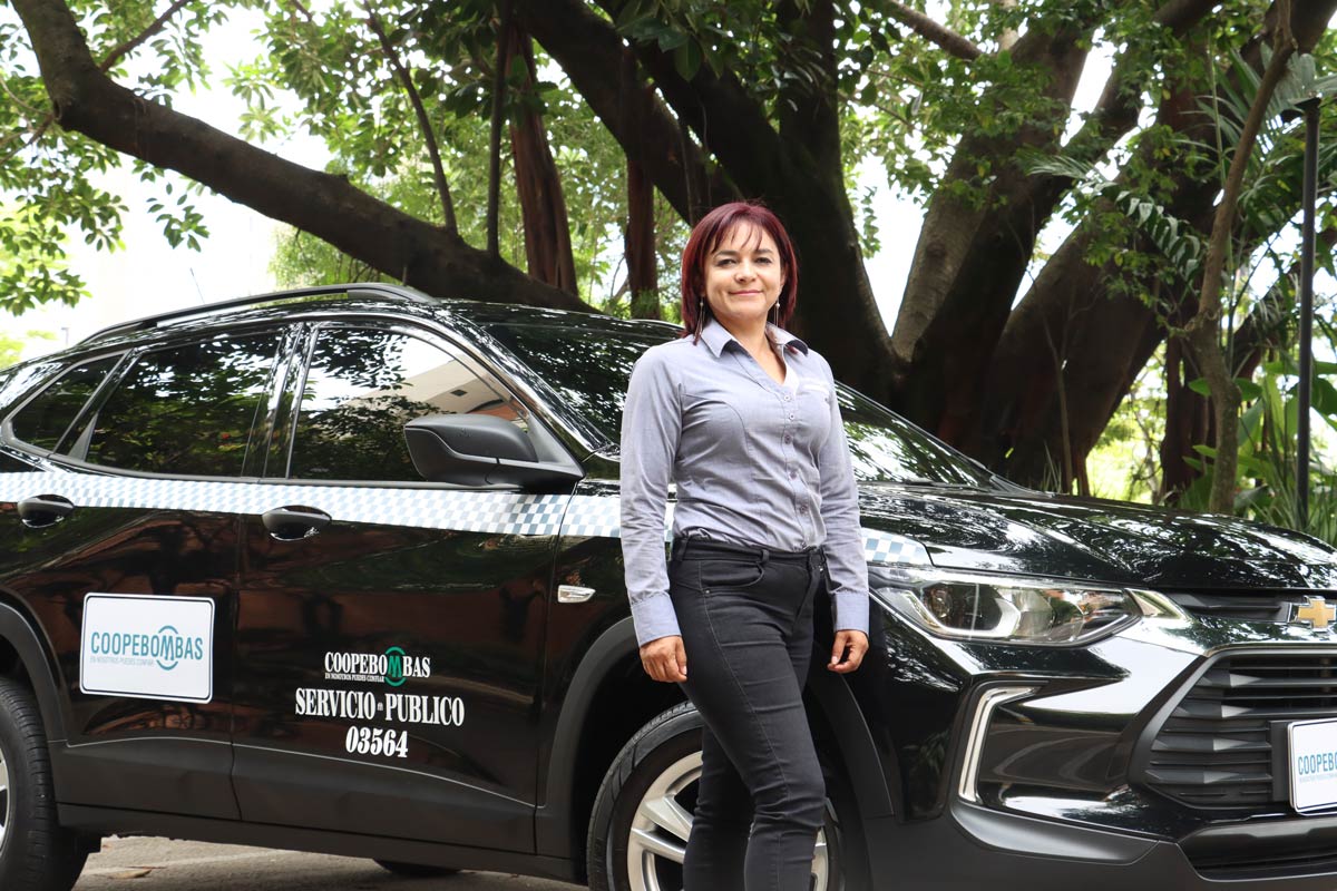 Conductora de taxi de lujo