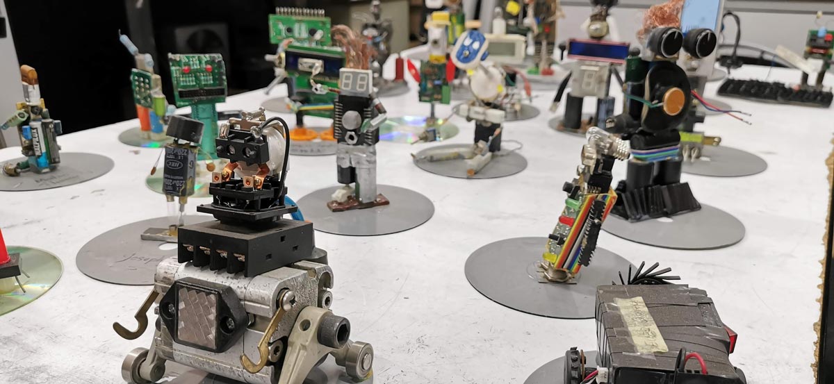 Tramobots con residuos electrónicos