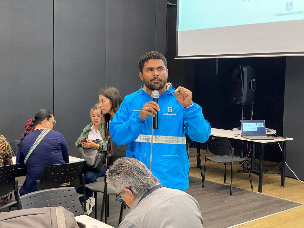 Medellín afianza la Cátedra de Paz y Noviolencia a través de formación para los maestros y directivos docentes