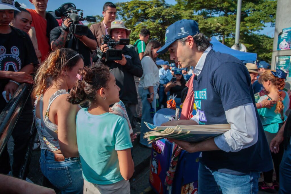 Entrega de periódicos Alcalde