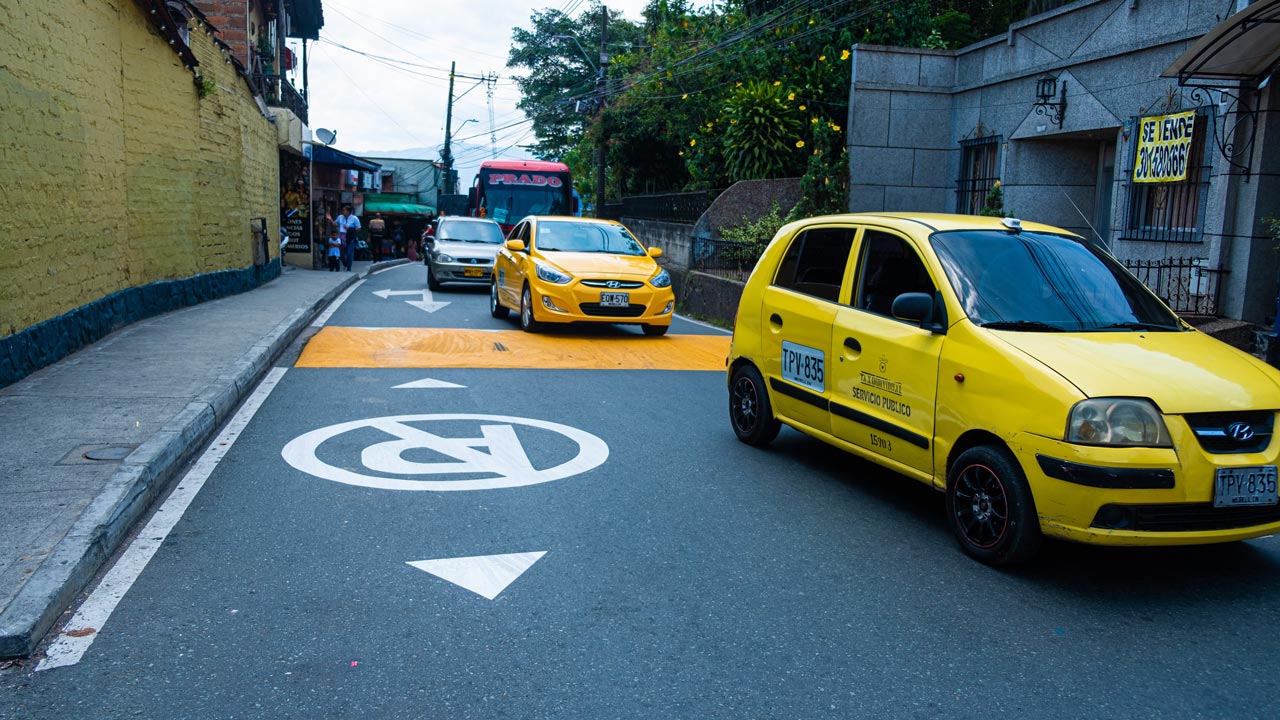 El parque principal de San Antonio de Prado tendrá cambios de sentido vial para mejorar la movilidad y proteger a los peatones