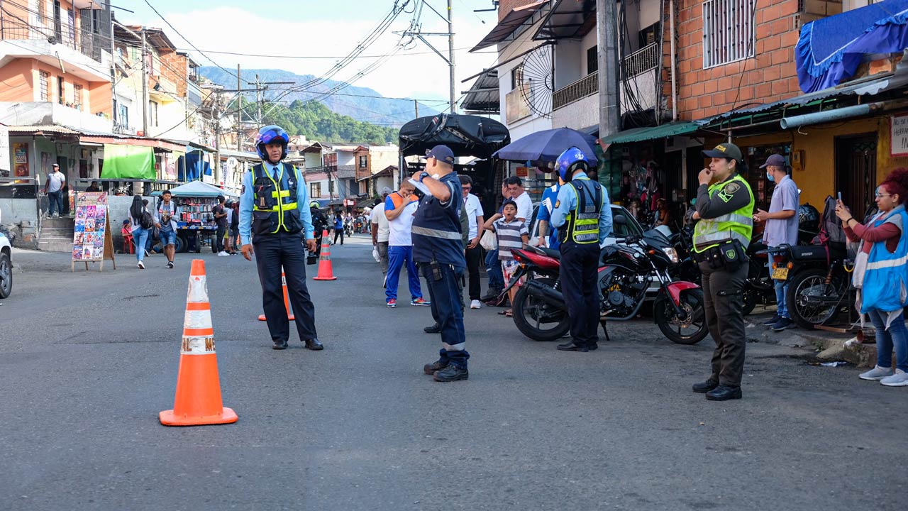 Administración Distrital incrementó los controles por invasión de vías exclusivas de Metroplús y Ciclorrutas en toda la ciudad