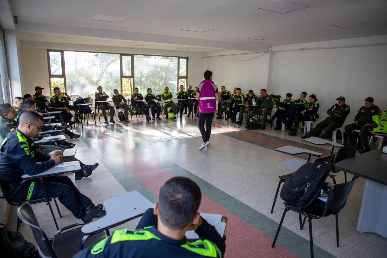 La Alcaldía de Medellín inició la sensibilización con enfoque de género a 1.621 policías