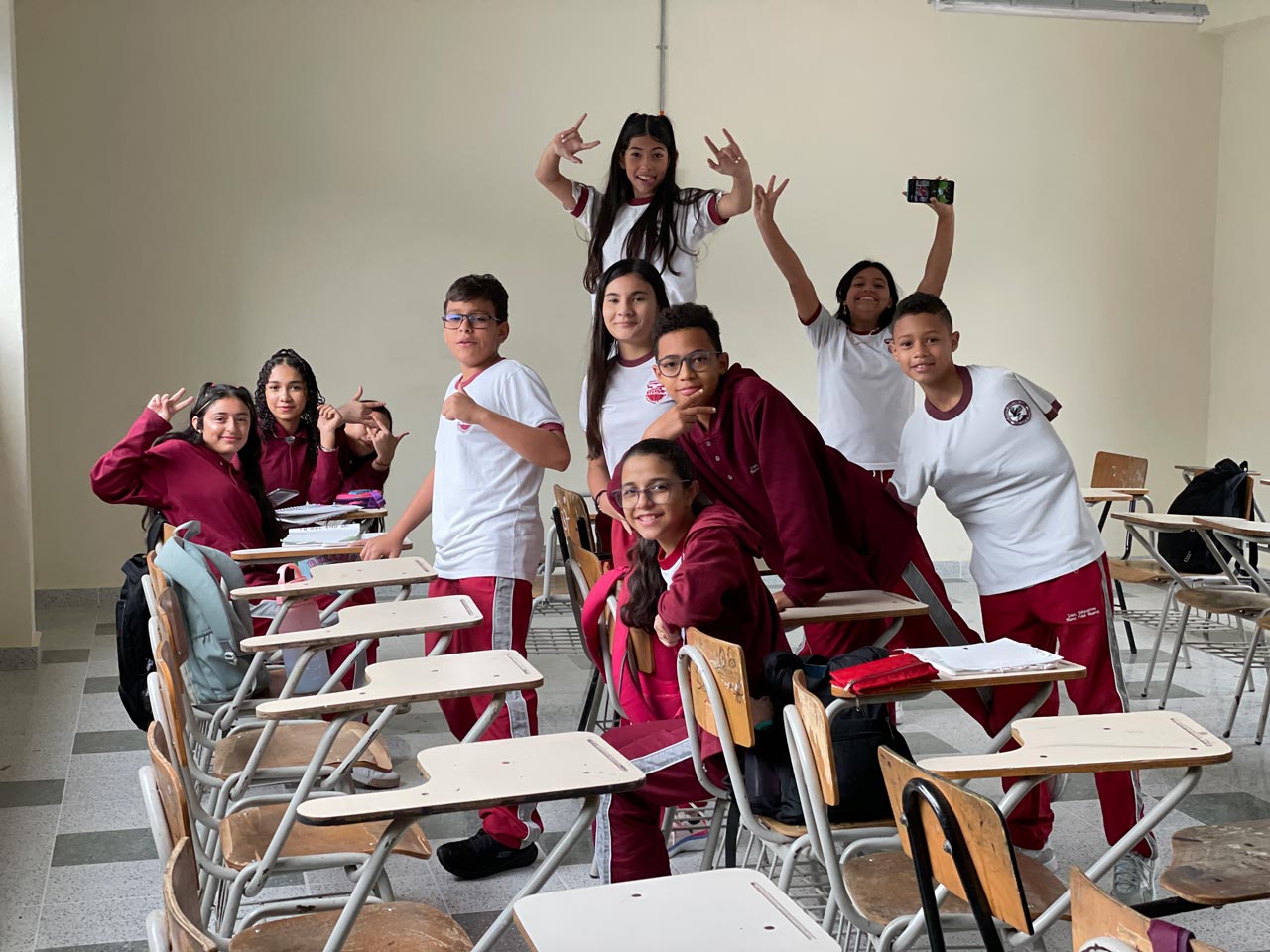 Las 228 instituciones educativas oficiales de Medellín iniciaron el proceso de matrícula para 2024