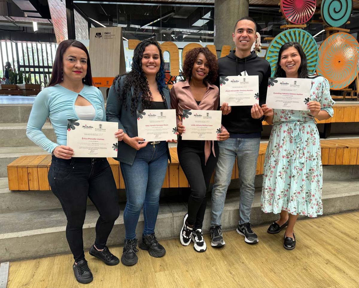 Becas de postgrados a maestros