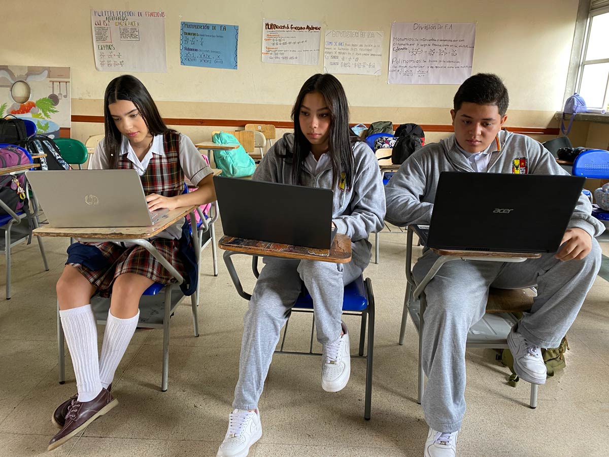 Conocimientos a través de Plataformas digitales