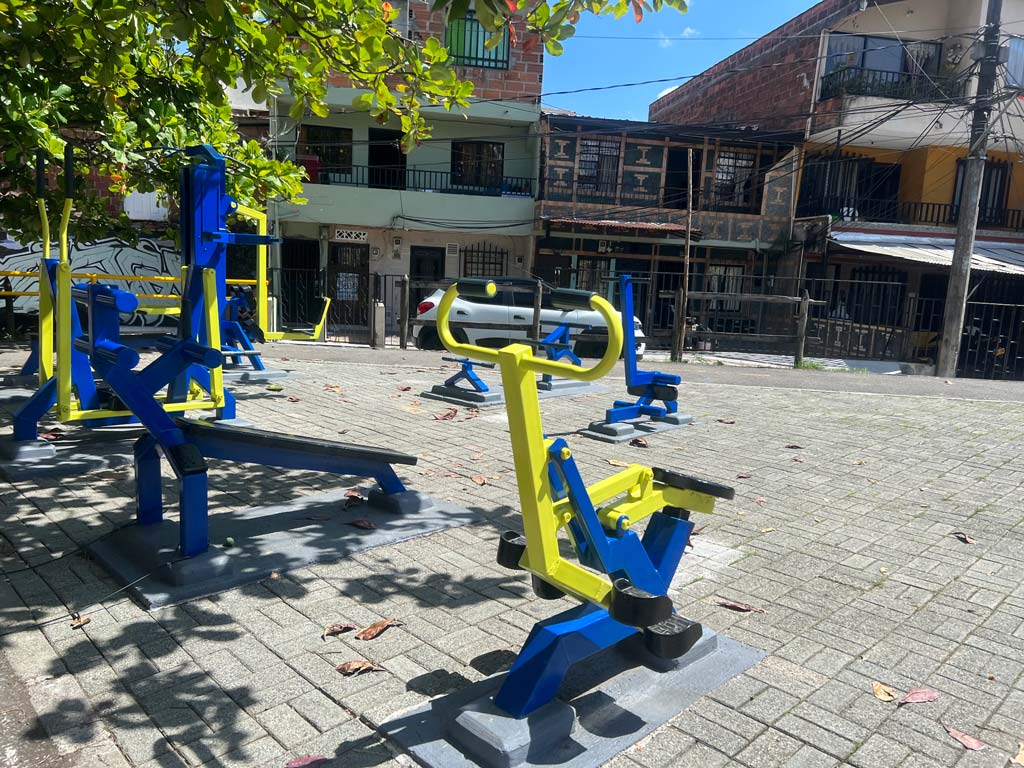 Entrega escenarios cancha sintética