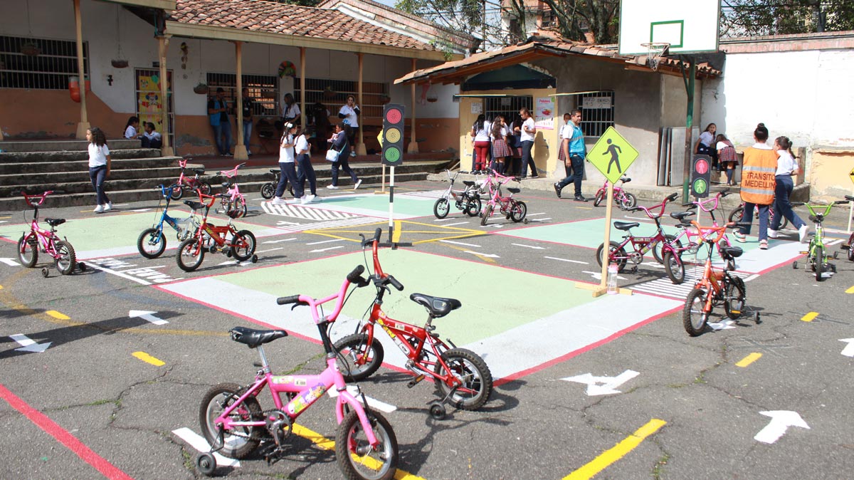 Primera Pista tránsito escolar