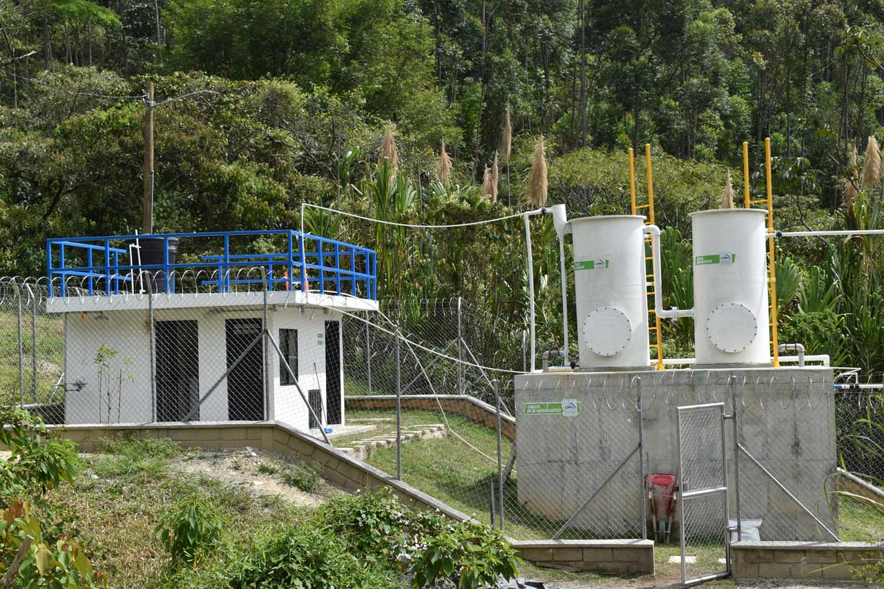 El Distrito entregó la última obra de agua potable y alcantarillado de este año que beneficiará a más de 450 hogares de San Antonio de Prado