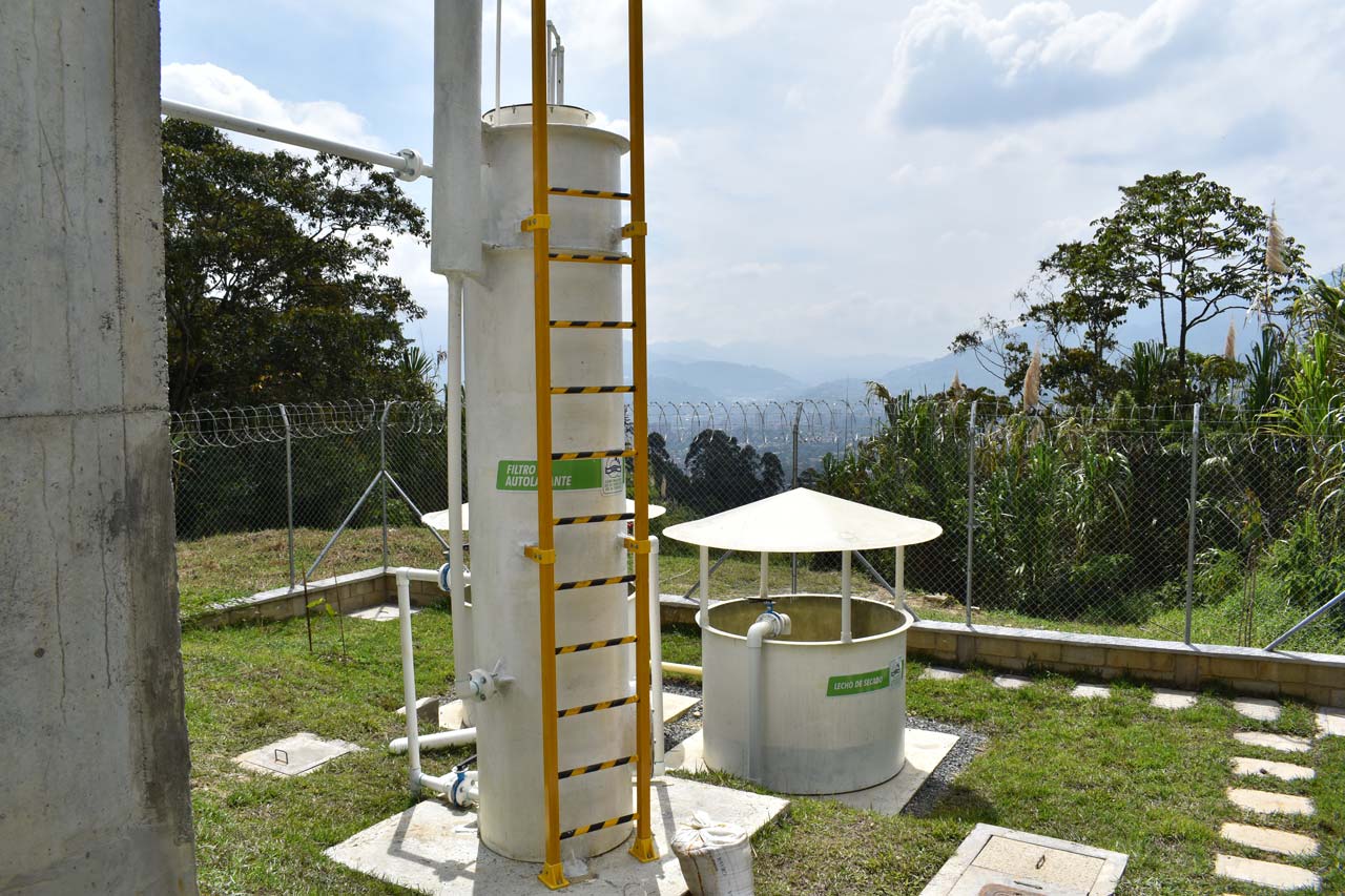 El Distrito entregó la última obra de agua potable y alcantarillado de este año que beneficiará a más de 450 hogares de San Antonio de Prado El Distrito entregó la última obra de agua potable y alcantarillado de este año que beneficiará a más de 450 hogares de San Antonio de Prado