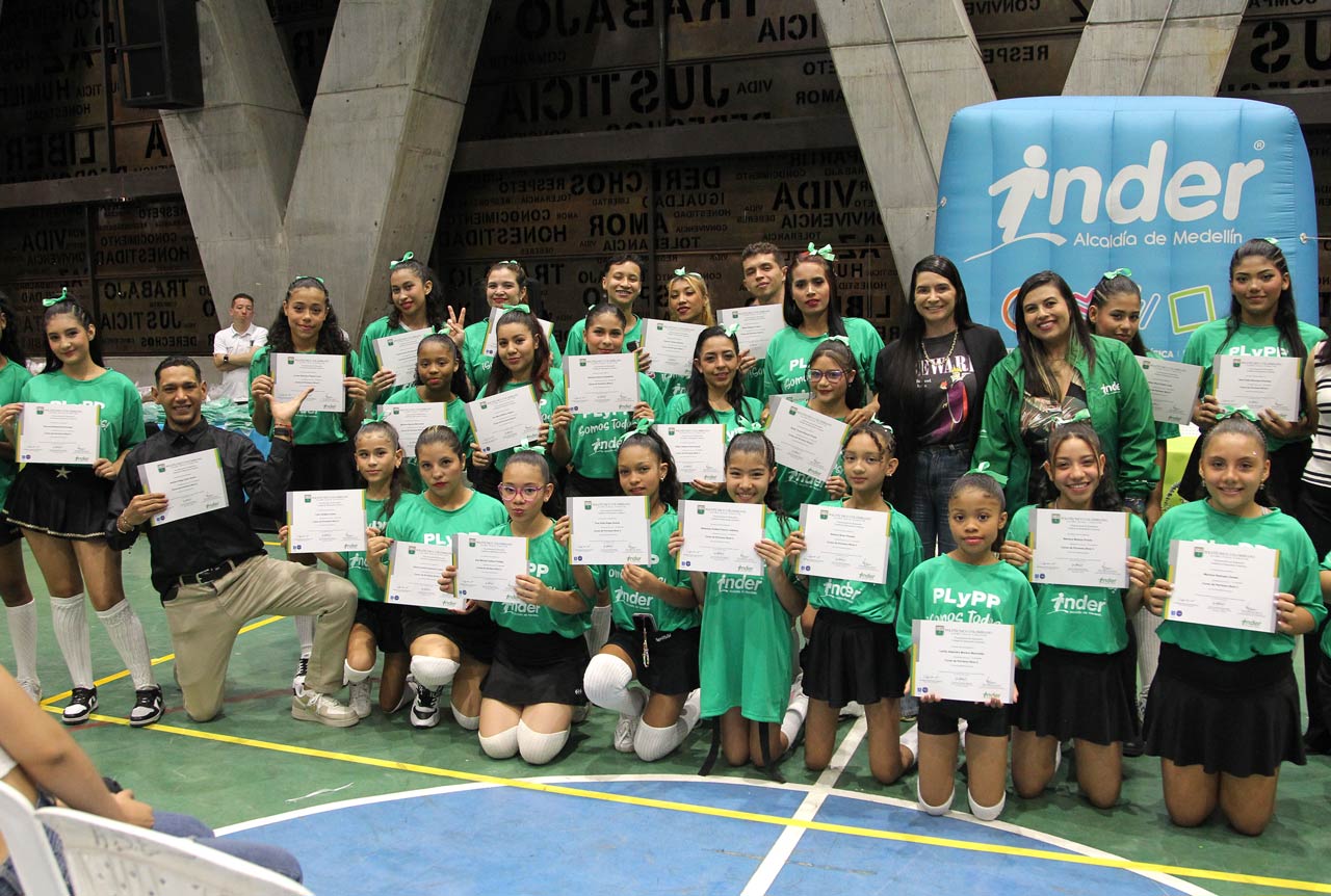 Más de 900 personas de nueve comunas de Medellín se certificaron en temas deportivos, gracias a recursos de Presupuesto Participativo Más de 900 personas de nueve comunas de Medellín se certificaron en temas deportivos, gracias a recursos de Presupuesto Participativo