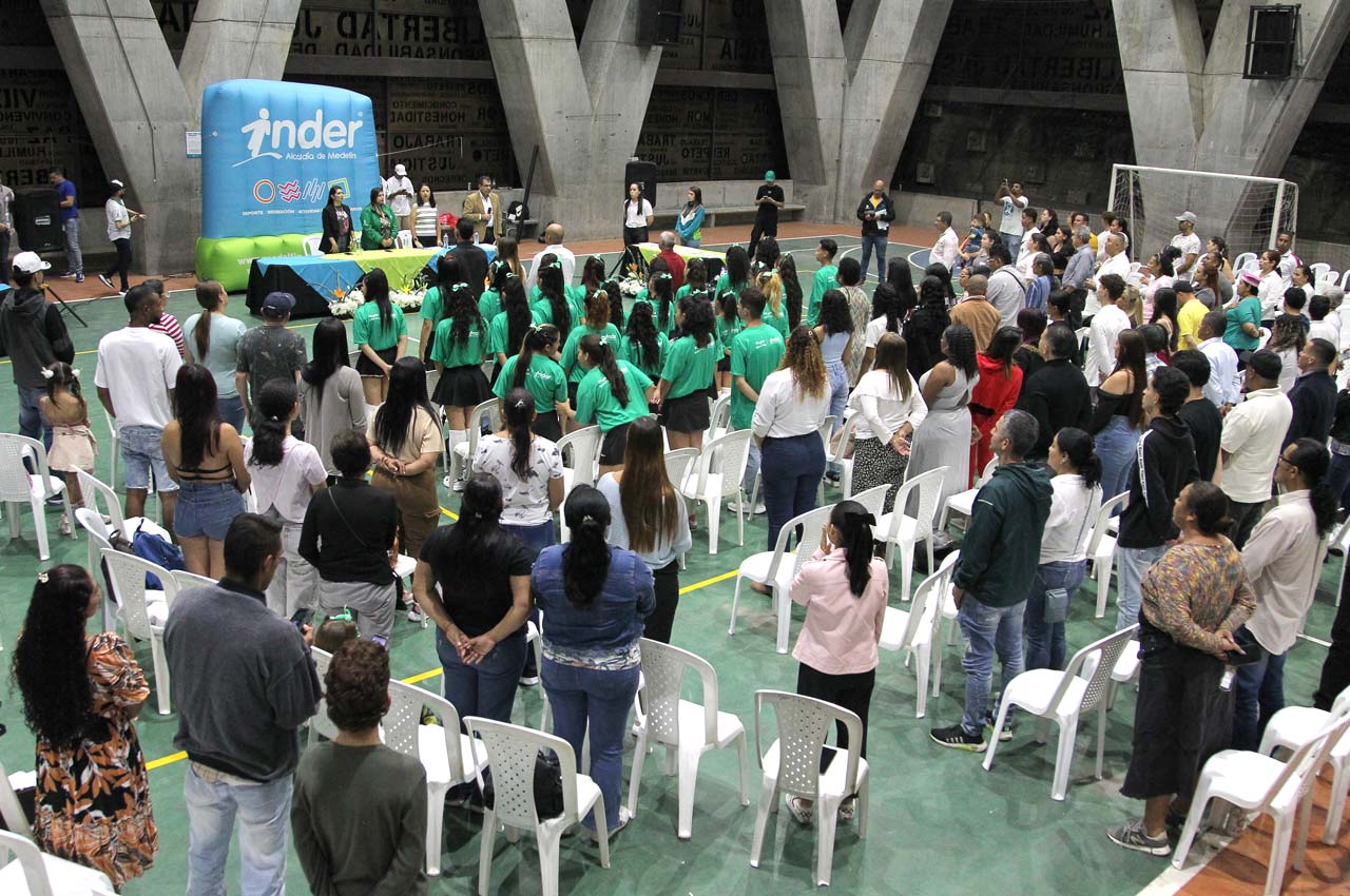 Más de 900 personas de nueve comunas de Medellín se certificaron en temas deportivos, gracias a recursos de Presupuesto Participativo Más de 900 personas de nueve comunas de Medellín se certificaron en temas deportivos, gracias a recursos de Presupuesto Participativo