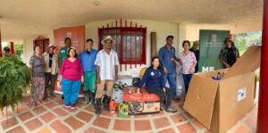 La Alcaldía de Medellín y la Oficina de Naciones Unidas contra la Droga y el Delito entregaron herramientas de trabajo e insumos agrícolas en San Cristóbal