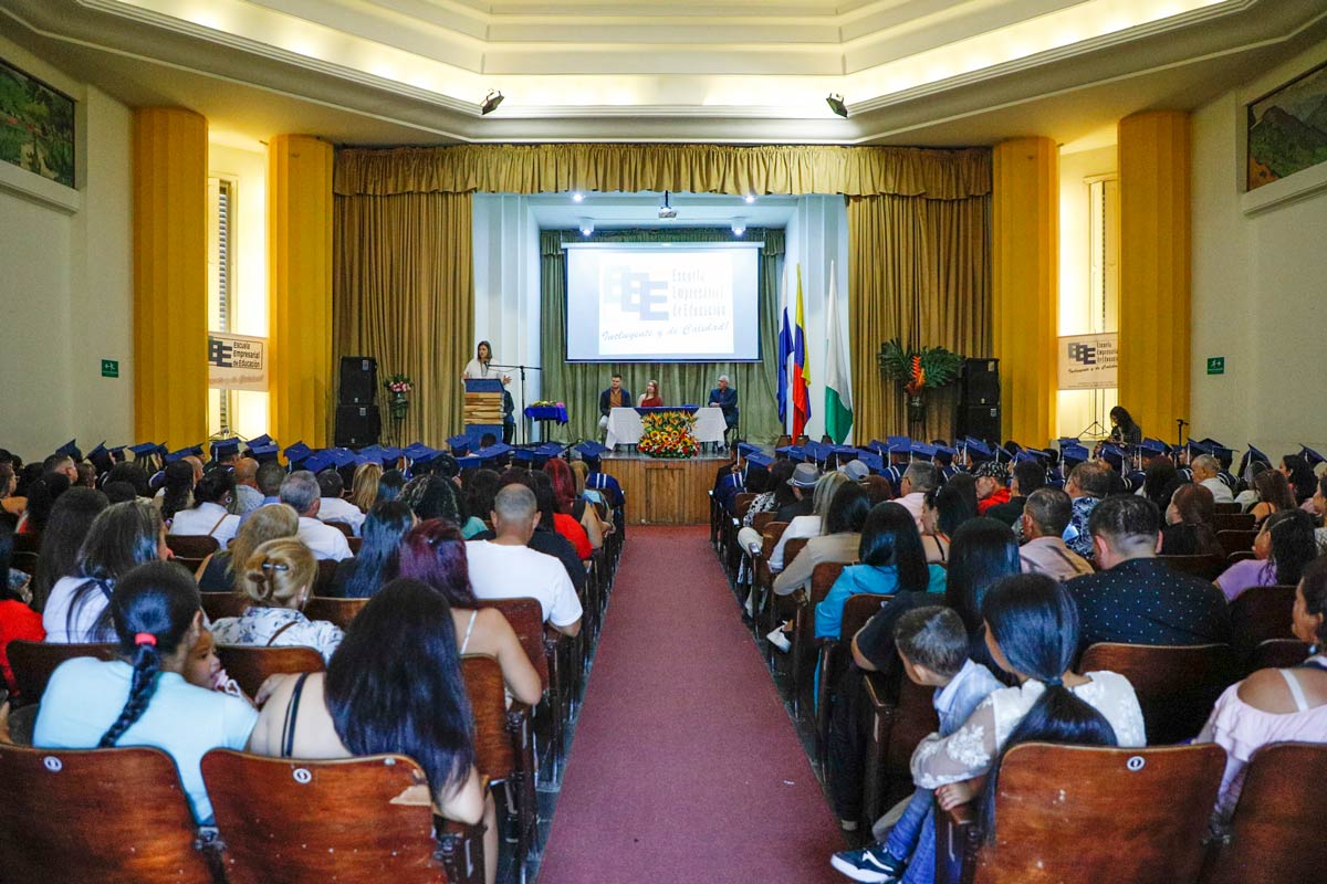 La escuela Encuentra