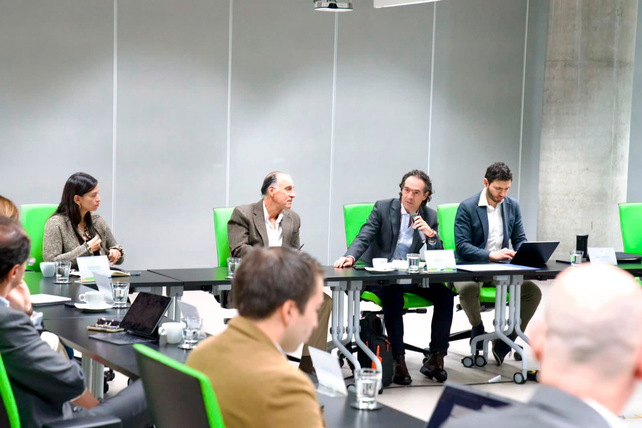 El alcalde Federico Gutiérrez denunció que siete directivos de Ruta N están ‘atornillados’: “La directora está sola” El alcalde Federico Gutiérrez denunció que siete directivos de Ruta N están ‘atornillados’: “La directora está sola”