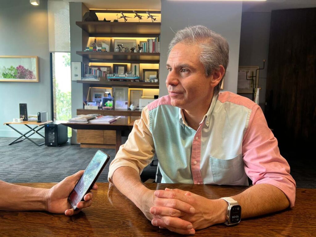 Carlos Manuel Uribe Lalinde, empresario floricultor