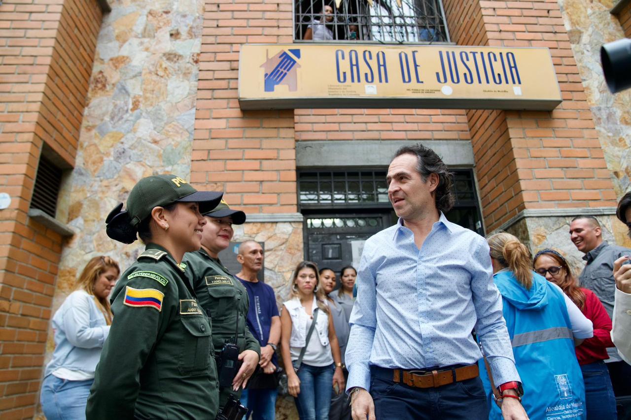 La Alcaldía de Medellín y la Fiscalía presentaron ruta articulada para lograr capturas en flagrancia de los agresores de mujeres y prevenir el feminicidio