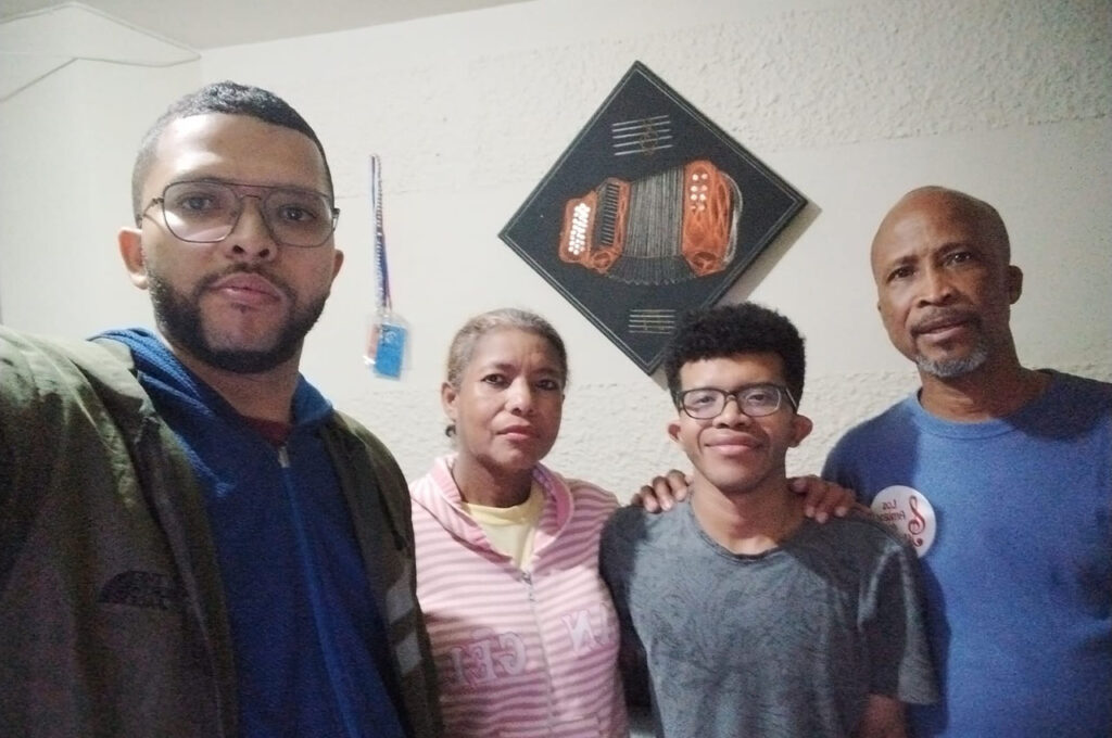 Julián Rey Caicedo Pacheco y su familia