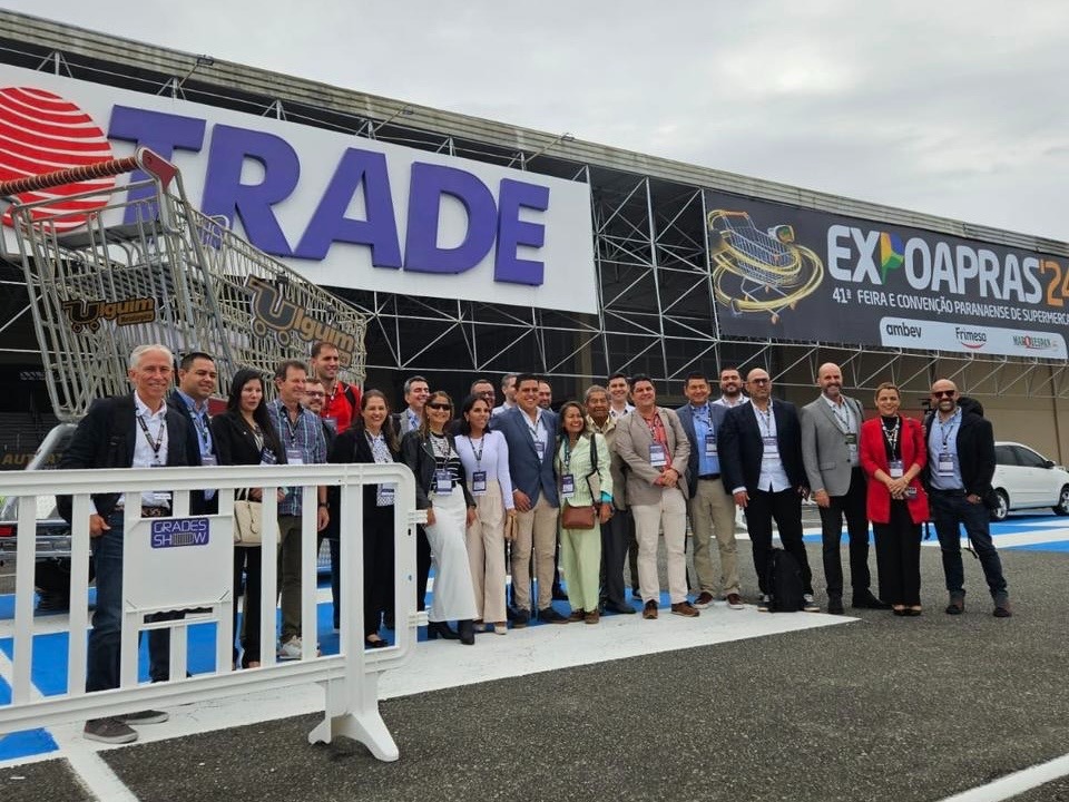 Empresarios locales participan en feria brasileña de supermercados, con el apoyo del Distrito