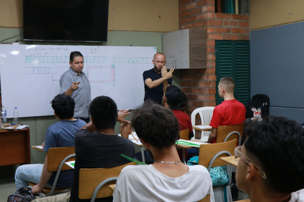 Institución Maestro Guillermo Vélez Vélez