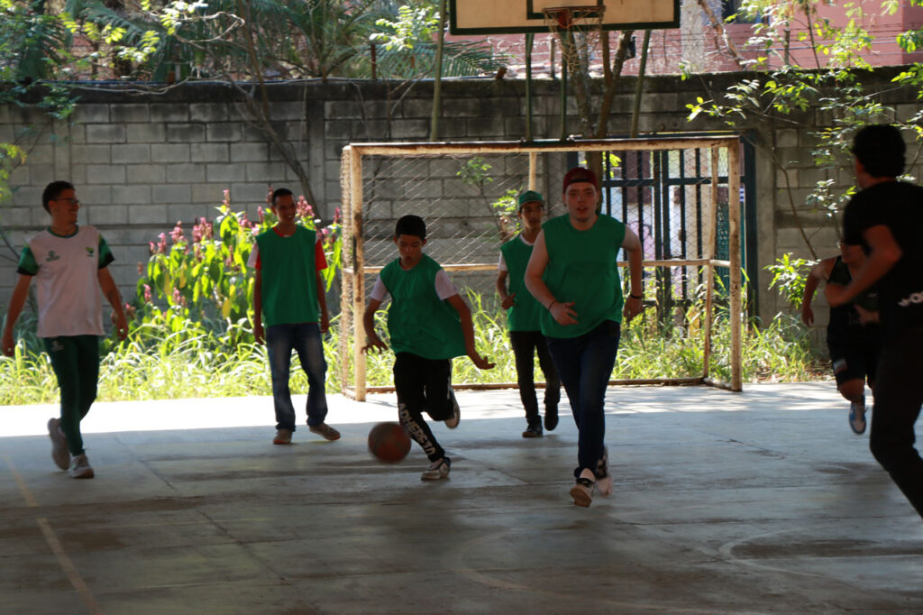 Institución Maestro Guillermo Vélez Vélez