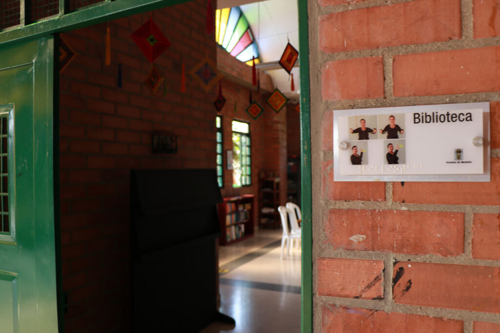 Institución Maestro Guillermo Vélez Vélez, ubicada en el barrio Aranjuez