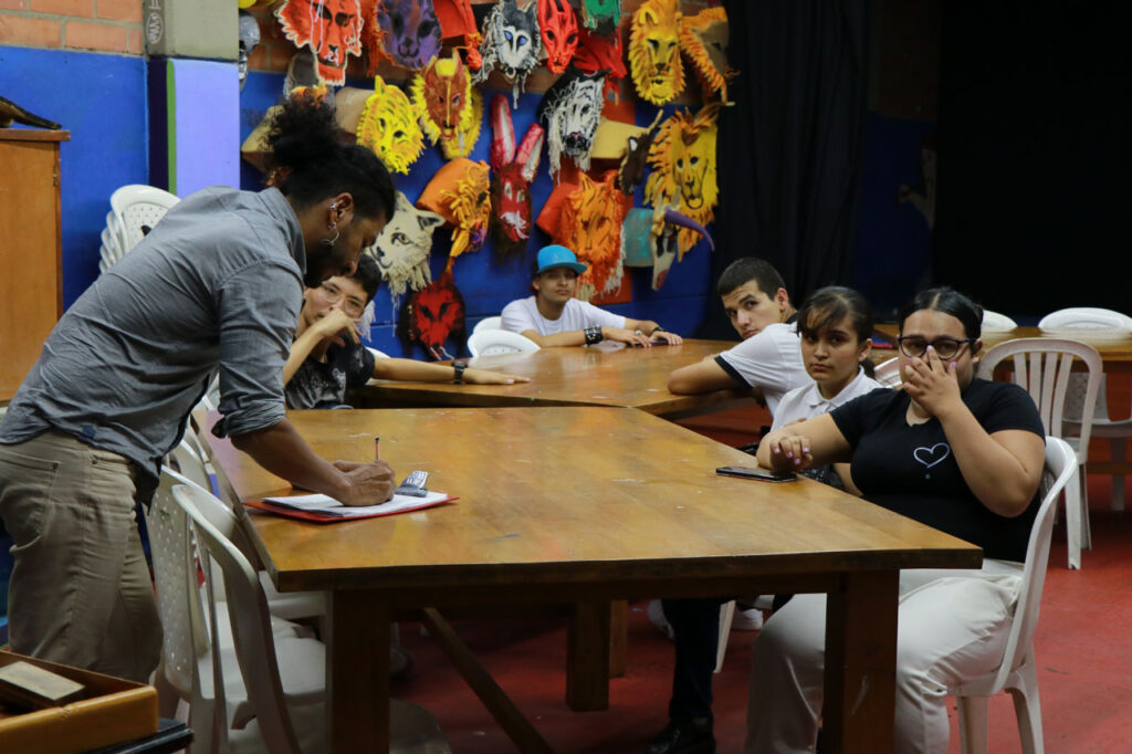 Institución Maestro Guillermo Vélez Vélez