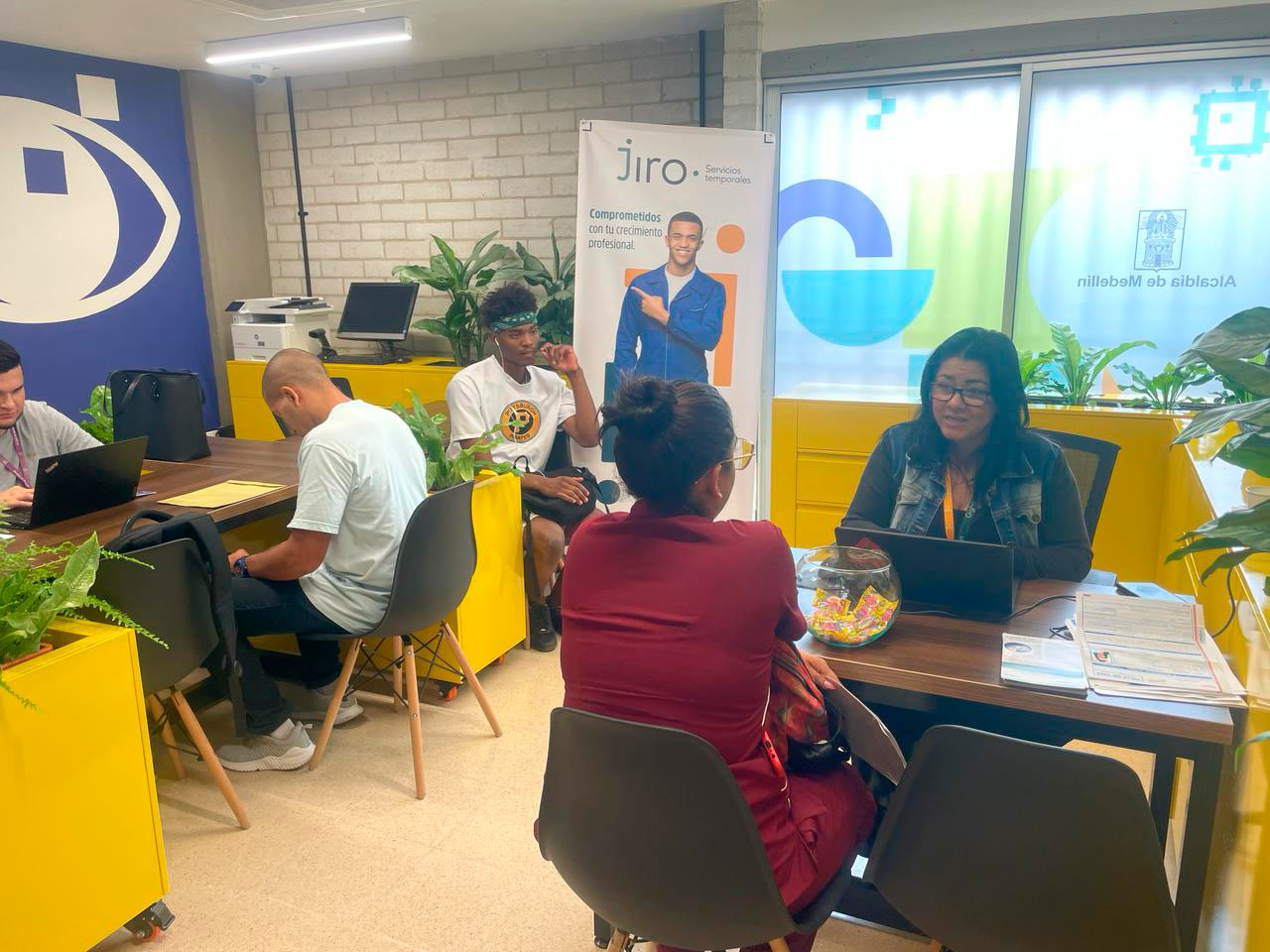 En dos jornadas públicas, 3.300 personas tendrán oportunidad de conseguir empleo