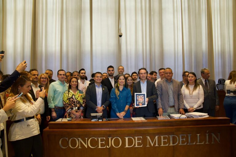 El alcalde Federico Gutiérrez radicó ante el Concejo el Plan de Desarrollo Distrital Medellín Te Quiere