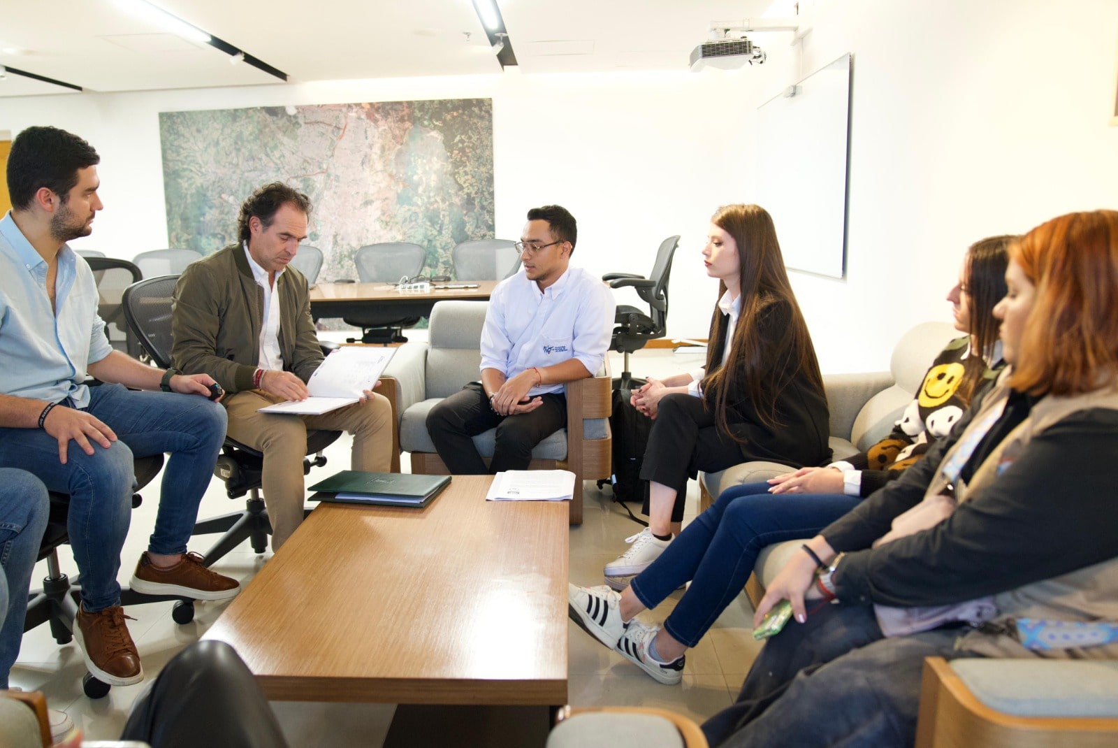 Juventudes de Medellín presentan sus propuestas para el primer Plan de Desarrollo Distrital Juventudes de Medellín presentan sus propuestas para el primer Plan de Desarrollo Distrital